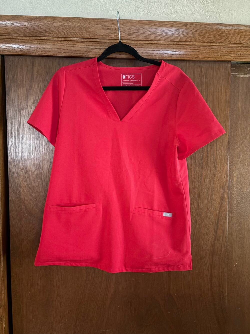 FIGS Casma Scrub Top Red V Neck Two Pocket Stretch Technical Collection Medium